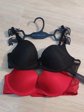 NWT 34B bra set. Red bra. Black bra. Underwire Tommy Hilfiger Padded bra set.